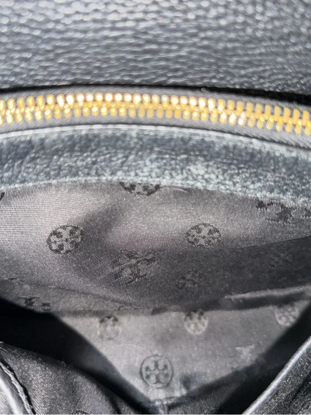 Tory Burch Britten Black Leather Flap Convertible Shoulder Bag/Crossbody Bag - Picture 7 of 8
